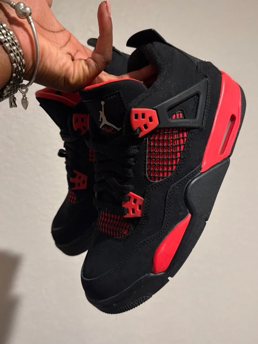 Jordan Men's Black and Red Retro Basketball Sneakers